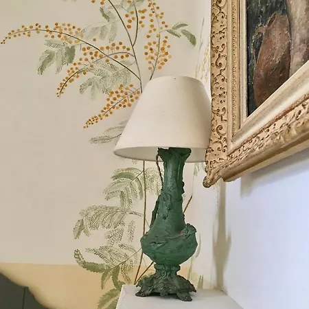 De La Glycine Bed & Breakfast