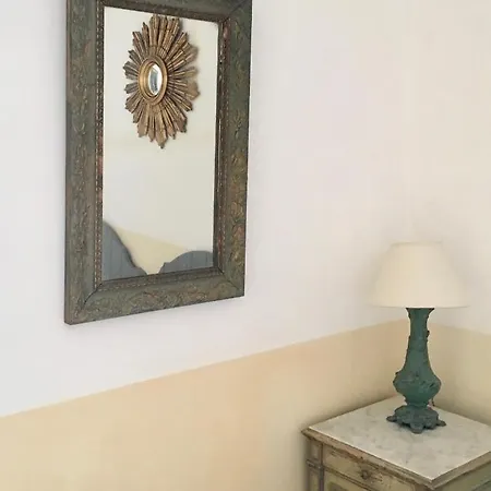 De La Glycine Bed & Breakfast